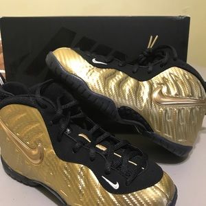 Nike foamlite gold sneakers size youth 3 .